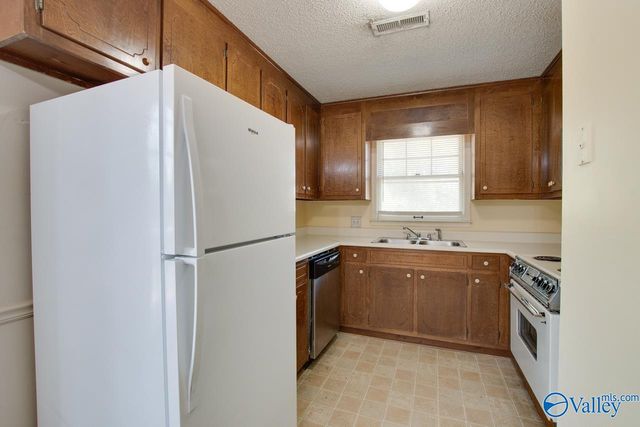 6201 Friar Tuck Drive D, Huntsville, AL 35806