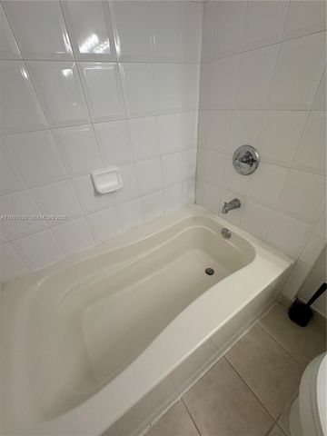 8000 N Nob Hill Rd 101, Tamarac, FL 33321