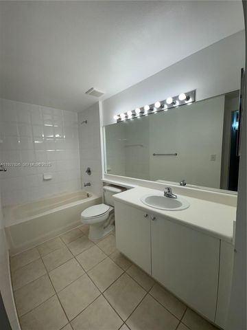 8000 N Nob Hill Rd 101, Tamarac, FL 33321