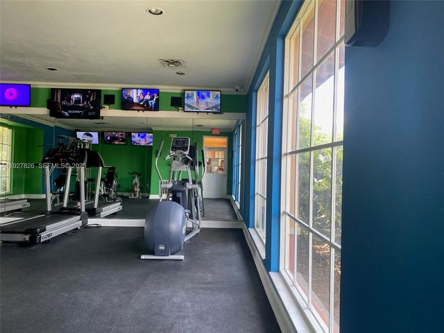 8000 N Nob Hill Rd 101, Tamarac, FL 33321