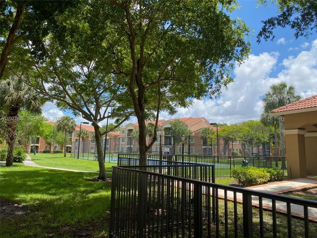 8000 N Nob Hill Rd 101, Tamarac, FL 33321