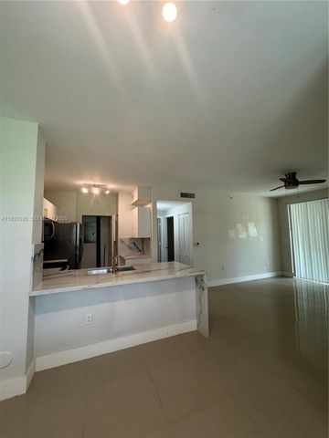 8000 N Nob Hill Rd 101, Tamarac, FL 33321