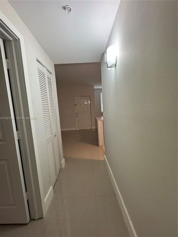 8000 N Nob Hill Rd 101, Tamarac, FL 33321