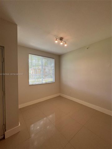 8000 N Nob Hill Rd 101, Tamarac, FL 33321