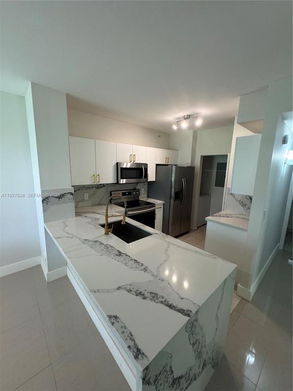 8000 N Nob Hill Rd 101, Tamarac, FL 33321