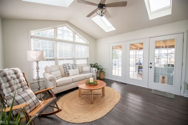 316 Creekside Road SE, New Philadelphia, OH 44663