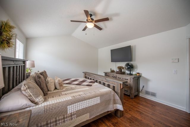 316 Creekside Road SE, New Philadelphia, OH 44663