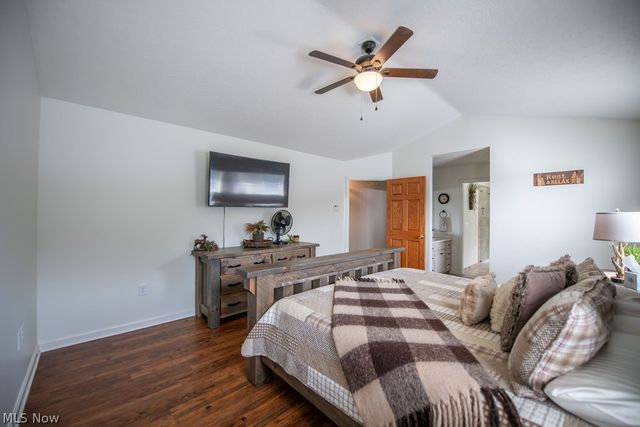 316 Creekside Road SE, New Philadelphia, OH 44663