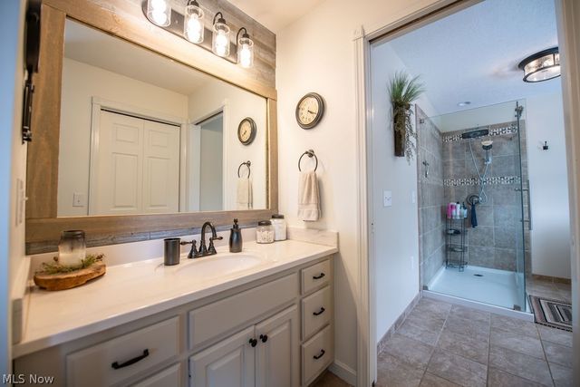 316 Creekside Road SE, New Philadelphia, OH 44663