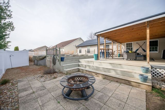 316 Creekside Road SE, New Philadelphia, OH 44663