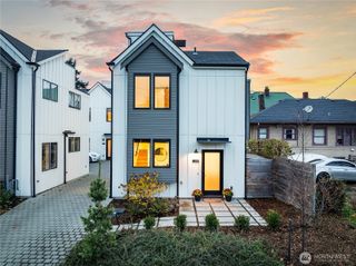 225 24th Avenue, Seattle, WA 98122