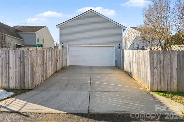 6715 Tanners Creek Drive, Huntersville, NC 28078