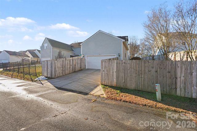 6715 Tanners Creek Drive, Huntersville, NC 28078