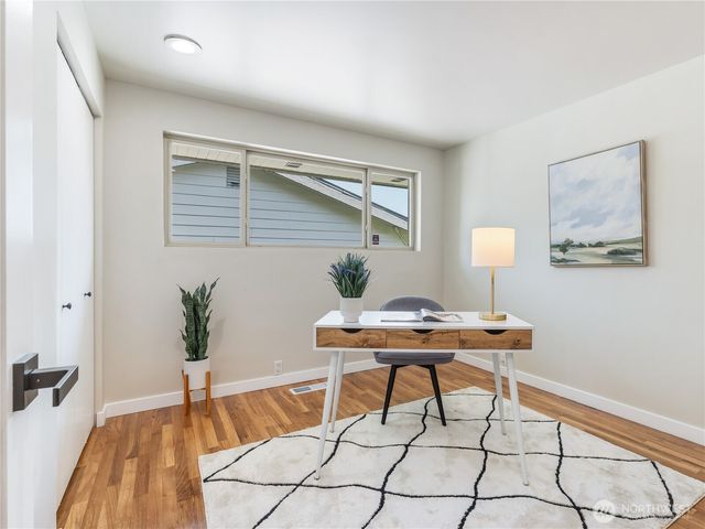 1035 147th Avenue SE, Bellevue, WA 98007