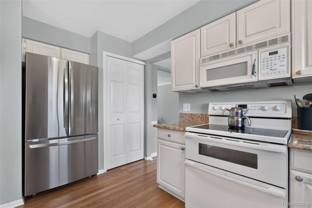 849 Chatham Drive, Milford Village, MI 48381