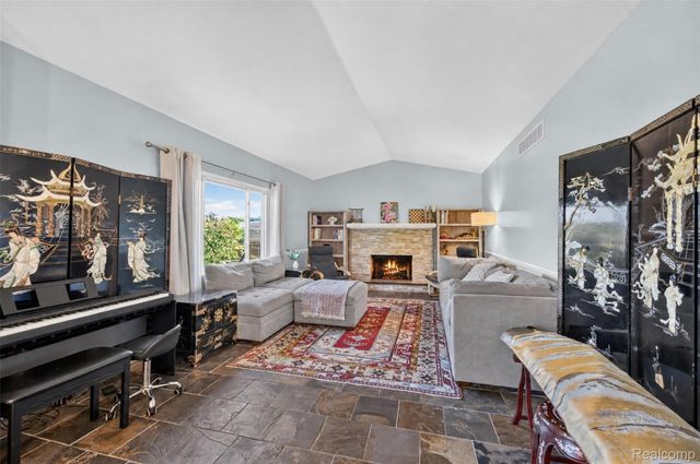 849 Chatham Drive, Milford Village, MI 48381