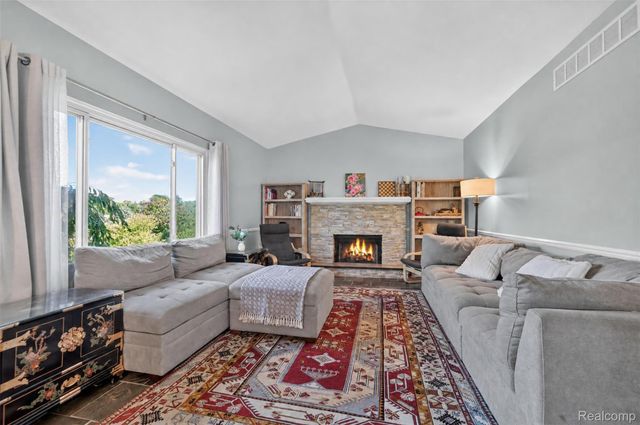849 Chatham Drive, Milford Village, MI 48381
