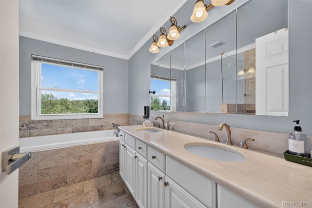 849 Chatham Drive, Milford Village, MI 48381