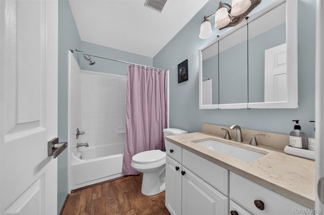 849 Chatham Drive, Milford Village, MI 48381