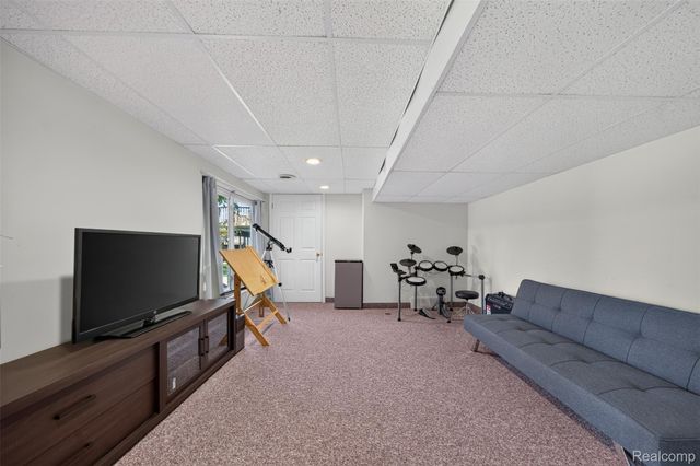 849 Chatham Drive, Milford Village, MI 48381
