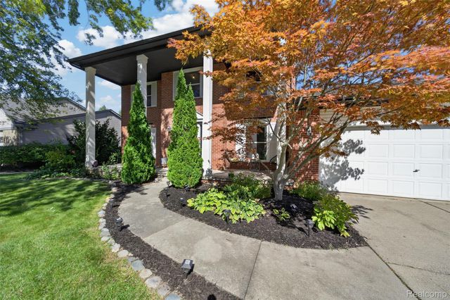 849 Chatham Drive, Milford Village, MI 48381
