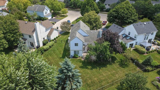 220 Lexington Lane, Grayslake, IL 60030