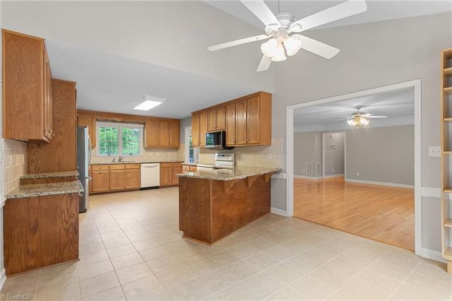 2636 Farmpond Court, Haw River, NC 27258