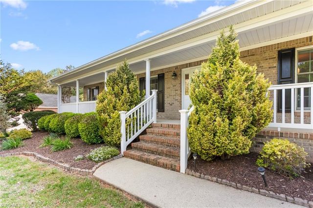 2636 Farmpond Court, Haw River, NC 27258