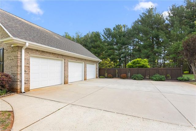 2636 Farmpond Court, Haw River, NC 27258