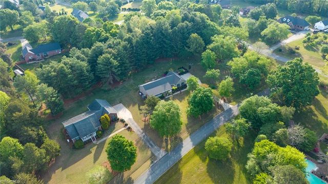 2636 Farmpond Court, Haw River, NC 27258