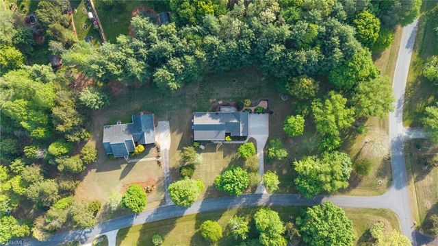 2636 Farmpond Court, Haw River, NC 27258
