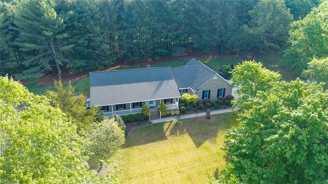 2636 Farmpond Court, Haw River, NC 27258