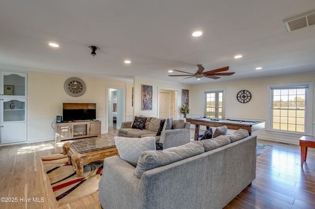 450 Gracie Farms Road, New Bern, NC 28560