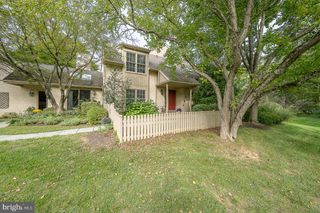 431 CHANDLEE DR #233, Berwyn, PA 19312