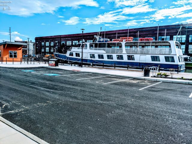 401 W Shoreline Dr Unit 130, Sandusky, OH 44870