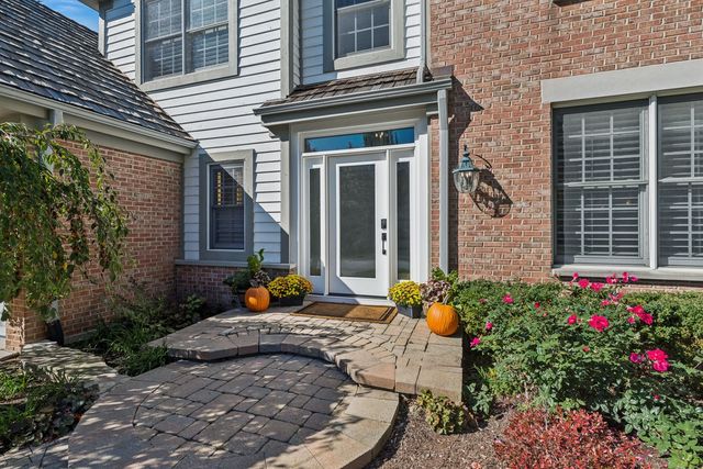 1802 Princeton Court, Lake Forest, IL 60045