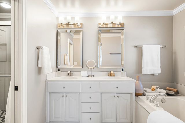 1802 Princeton Court, Lake Forest, IL 60045