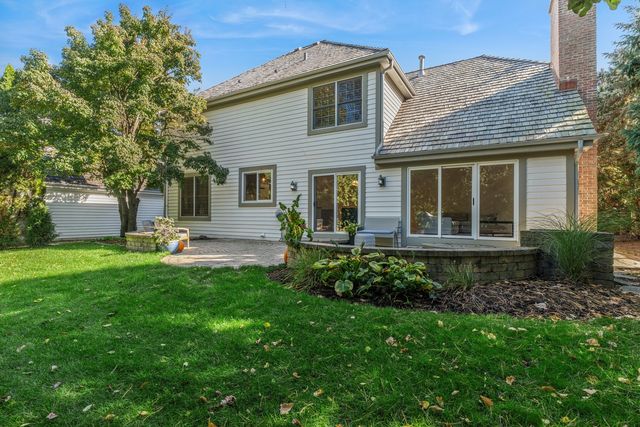 1802 Princeton Court, Lake Forest, IL 60045