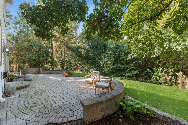 1802 Princeton Court, Lake Forest, IL 60045