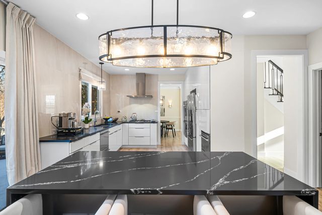 1802 Princeton Court, Lake Forest, IL 60045