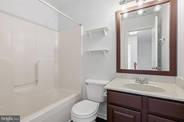 7020 HELM DR, Remington, VA 22734