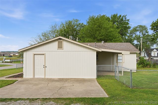 102 W Ruth Street, Kellyville, OK 74039