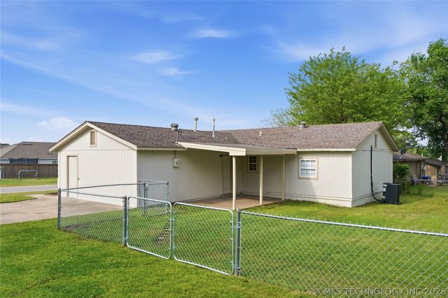 102 W Ruth Street, Kellyville, OK 74039