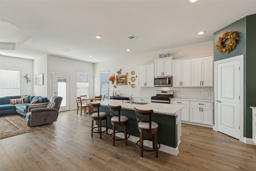 7324 Snapdragon Court, Little Elm, TX 76227 — photo 4