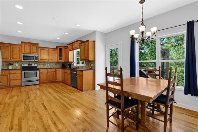 933 Whistler Lane, Canton, GA 30114