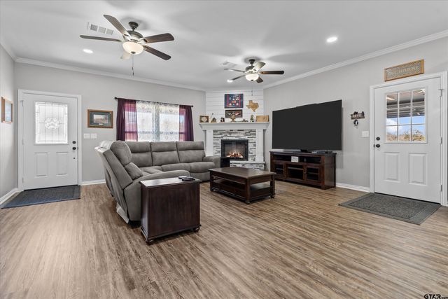 19764 E FM 837, Frankston, TX 75763