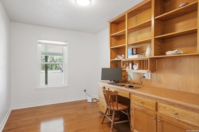 110 live oak, Kerrville, TX 78028