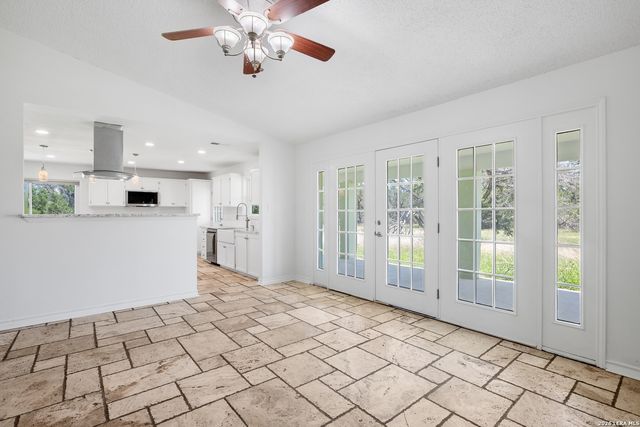 110 live oak, Kerrville, TX 78028