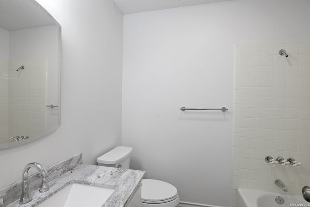 110 live oak, Kerrville, TX 78028