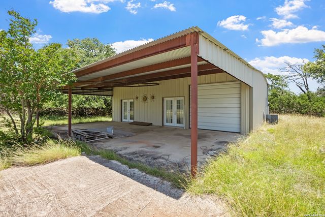 110 live oak, Kerrville, TX 78028